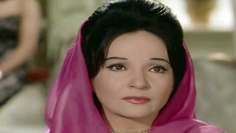 فنانون ينعون معبودة