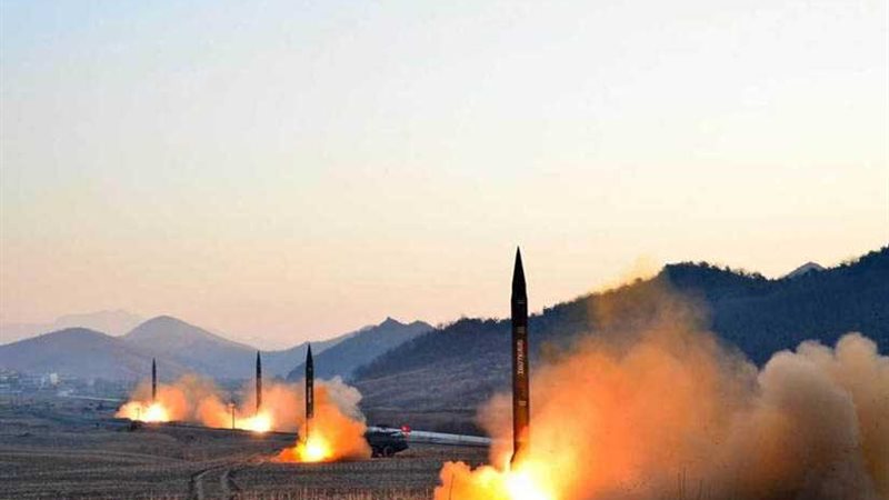 كوريا الشمالية تطلق