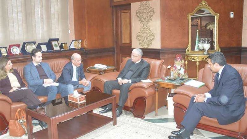 محافظ المنيا يبحث