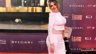 أغرب فساتين ظهرت في ختام 