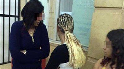 الساعة بـ500 جنيه.. سقوط شبكة دعارة في المطرية‎