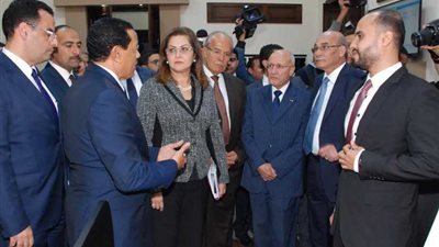 بحضور 4 وزراء.. 