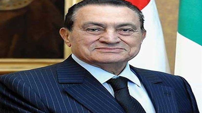 مبارك يصدر بيانًا