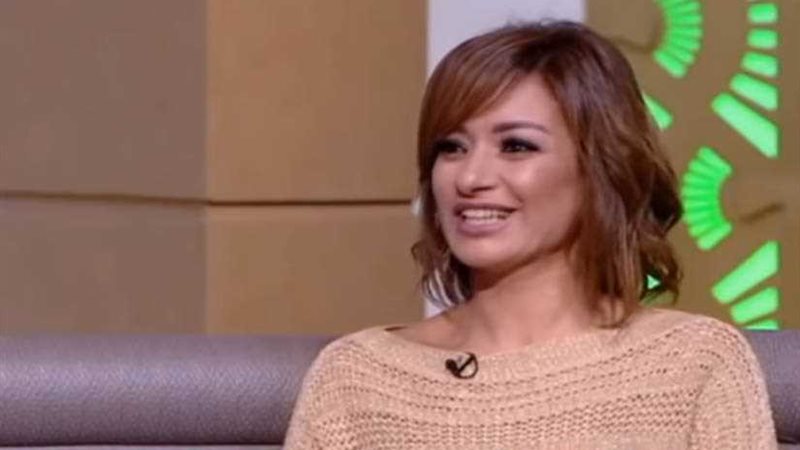 سفيرة السعادة تقدم