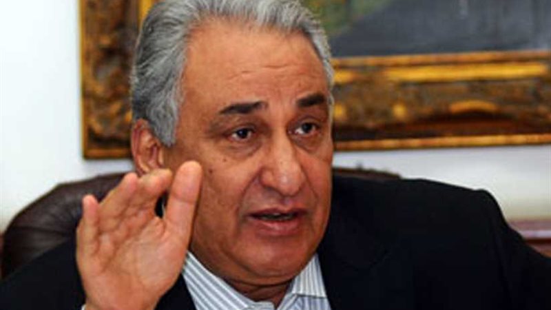 عاشور يوافق على تجديد