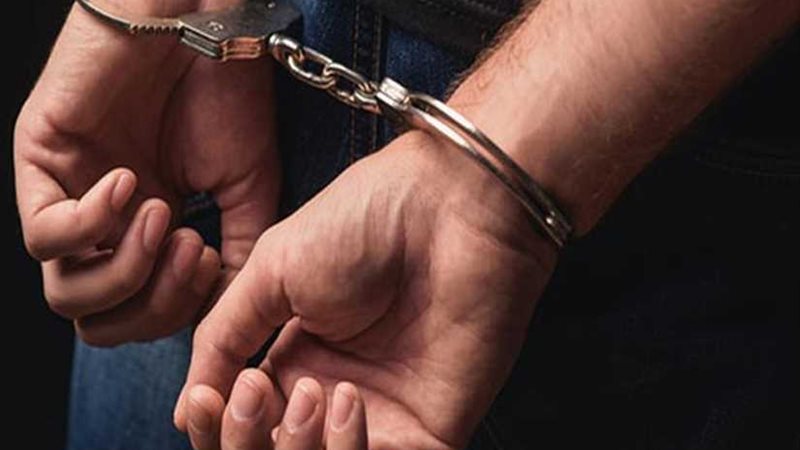 القبض على مدرس لاتهامه