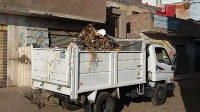 بالصور.. رفع 123 طن تراكمات قمامة فى حملة نظافة بدمنهور‎