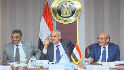 طارق قابيل يترأس اجتماع المجلس الأعلى للصناعات النسيجية