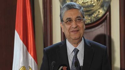 شاكر: تعاقدنا على 3 محطات كهرباء بقيمة 6 مليارات يورو