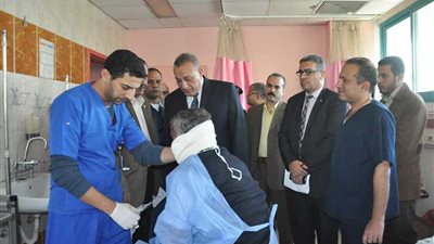 محافظ الجيزة يزور مصابي تصادم مصر– إسكندرية