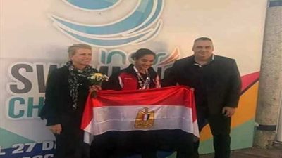 بطلة مصرية تتحدى الإعاقة وتفوز بذهبيتين في السباحة بالمكسيك