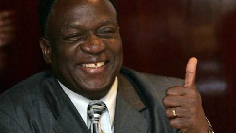 رئيس زيمبابوي يجري