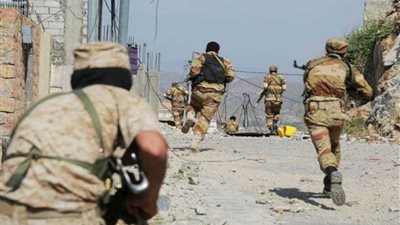 مقتل 15 حوثيا في مواجهات مع الجيش اليمني غربي تعز