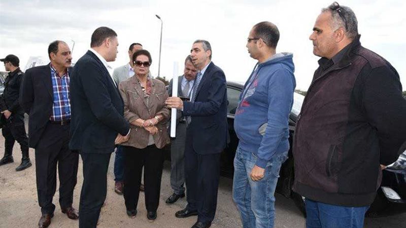 تسليم وزارة الصناعة