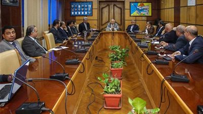 رئيس ميناء دمياط يلتقي تحالف البنوك المصرية لتمويل محطة الحاويات