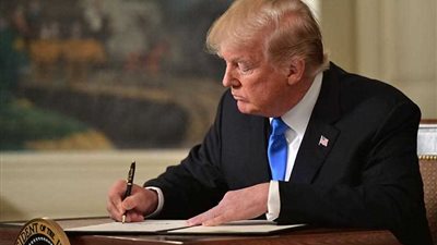 اللحظة التي تحدى فيها ترامب الشرق والغرب (صور)