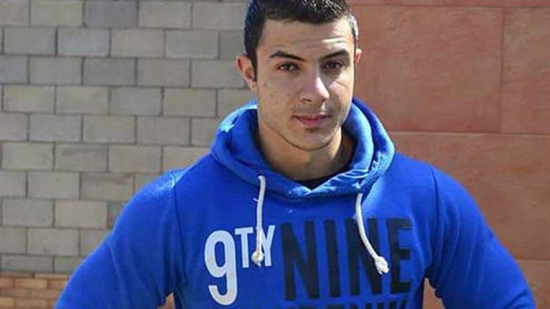 طالب بالتربية الرياضية