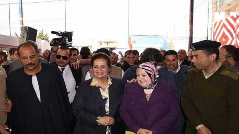 محافظ البحيرة تفتتح