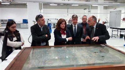 سفير قبرص يزور المتحف المصري الكبير