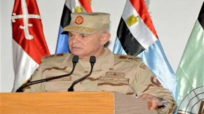 رئيس الأركان يتابع مراحل الإعداد والتدريب القتالي لقوات المظلات