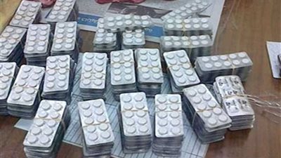 إحباط تهريب أقراص مخدرة بمطار القاهرة