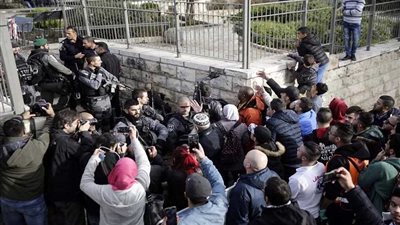 الاحتلال يقمع وقفة احتجاجية ضد قرار ترامب في القدس