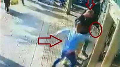 فلسطيني ​يطعن​ مجندًا إسرائيليا​ في القدس (فيديو)