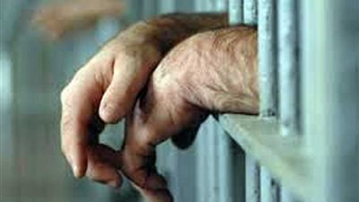 حبس ضابط شرطة مفصول هارب من تنفيذ 21 حكم حبس