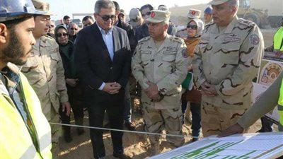 عبد العزيز والوزير يتفقدان مشروع إنشاء فرع مركز شباب الجزيرة بـ6 أكتوبر 