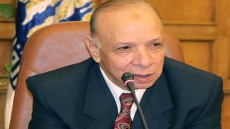 مؤتمر صحفى لمحافظ