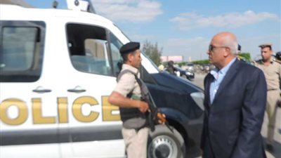 ضبط شخصين هاربين من حكمين بالسجن 