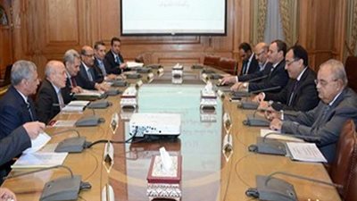 مدبولي يلتقي العصار لمتابعة مشروعات الإنتاج الحربي