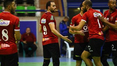 طائرة الأهلي للرجال يفوز على القناة 