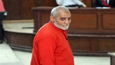 تأجيل محاكمة بديع و738 آخرين في 