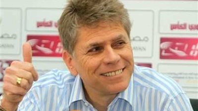 قاهر برشلونة مرشح لقيادة الزمالك