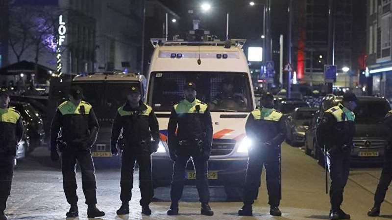 الشرطة تطلق النار