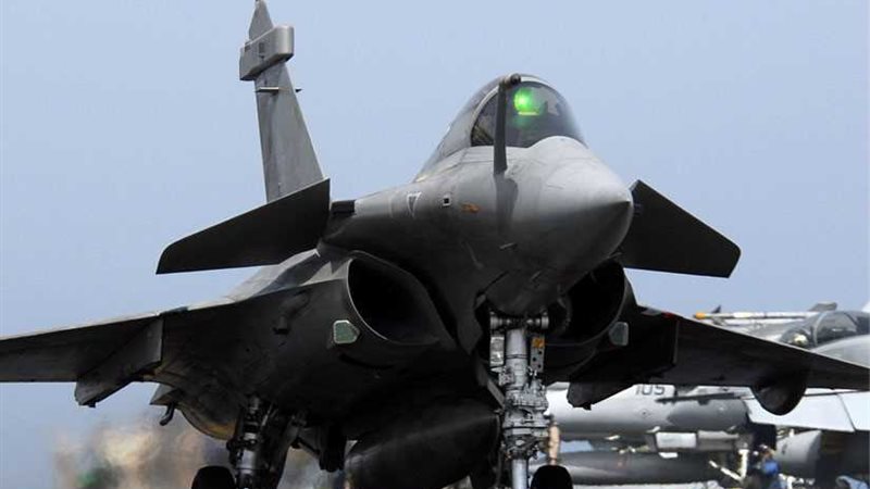 ديفنس نيوز يسخر من