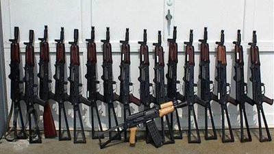 ضبط بنادق آلية وخرطوش بحوزة 5 مواطنين ببني سويف