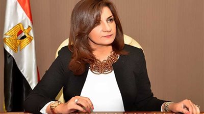 وزيرة الهجرة تطمئن على المواطن المصرى المعتدى عليه بالسعودية