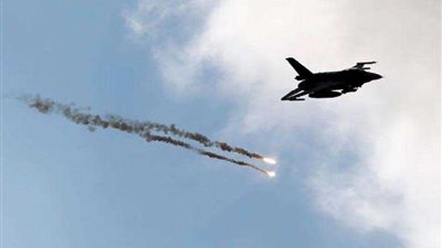 غارات إسرائيلية تدمر مواقع بأكملها في قطاع غزة