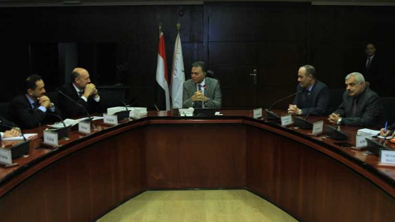وزير النقل يلتقي