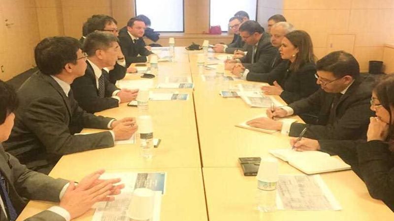 سحر نصر تبحث مع بنك