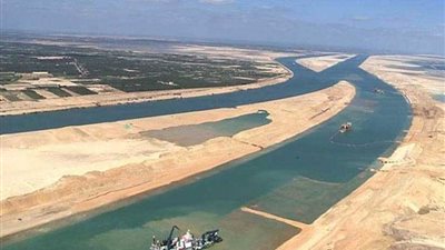 شركة ملاحة فرنسية كبرى تدرس فرص الاستثمار بمحور قناة السويس
