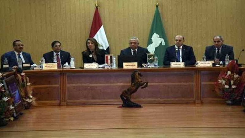 غادة والي تلتقي بالعاملين