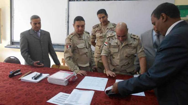 قادة الدفاع الشعبي