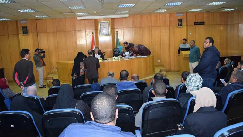 محافظ المنيا يبحث