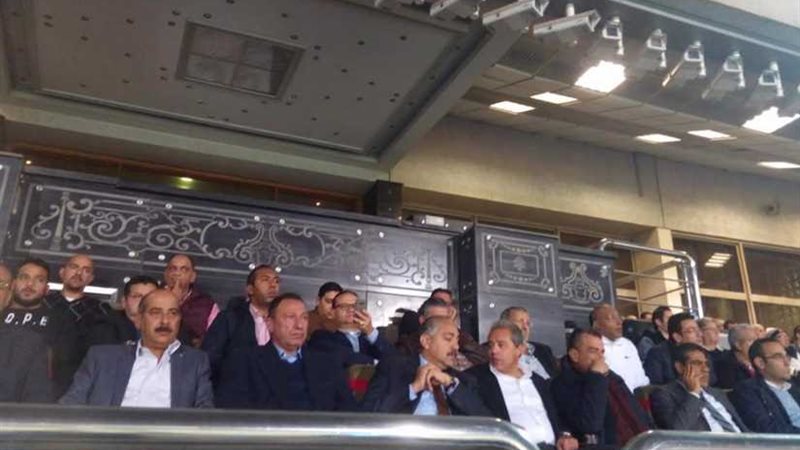 الخطيب ووفد من «فيفا»