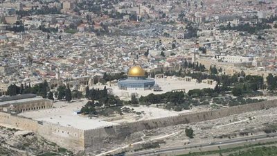 قوانين باطلة.. الكيان الصهيوني يضيِّق الخناق على القدس المحتلة بالتشريعات