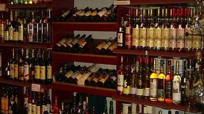 حملات على محال بيع الخمور بالإسكندرية