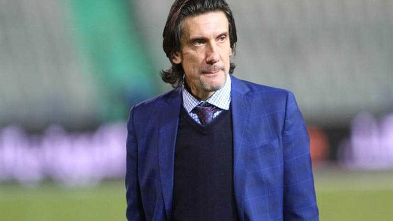 نيبوشا يستدعي اللاعبين